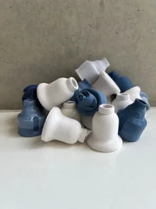 Anna Butler, Thames Ink Wells. Stained, Cast and 3D-printed porcelain. 8x6cm